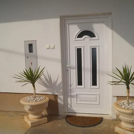 Apartmani Lu Apartment *
